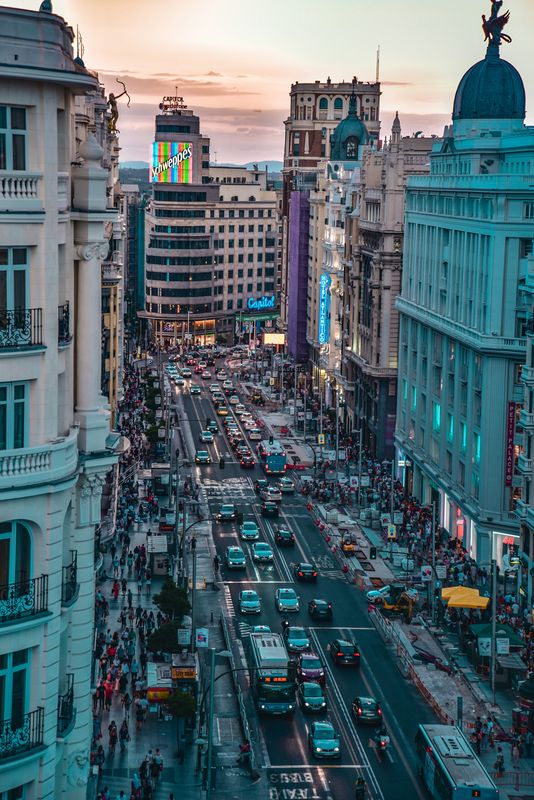 Le cine Capitol y El letrero de Schweppes (La Gran Via)