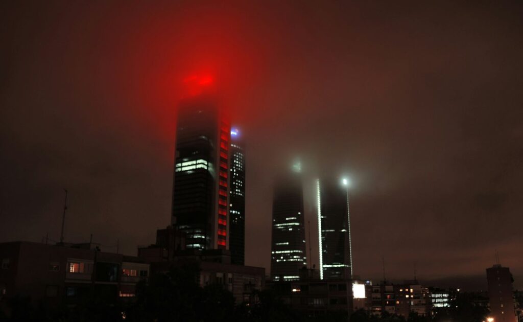 Étudier à Madrid - Quartier d'affaires - Las Cuatro Torres by night