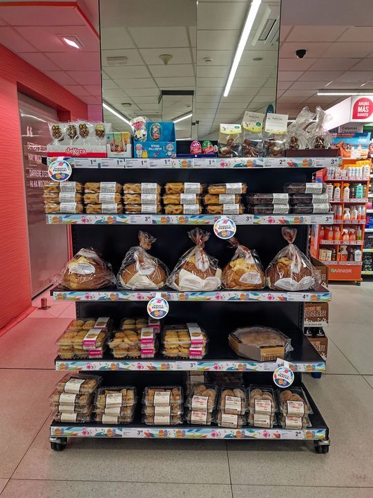 Pestinos con Azucar, Pestinos con miel, Pestinos con chocolate,Panquemado moscardo, Perronillas, Rosco de Pascua, Pestinos rellenos de crema et Rosco frito de Malaga