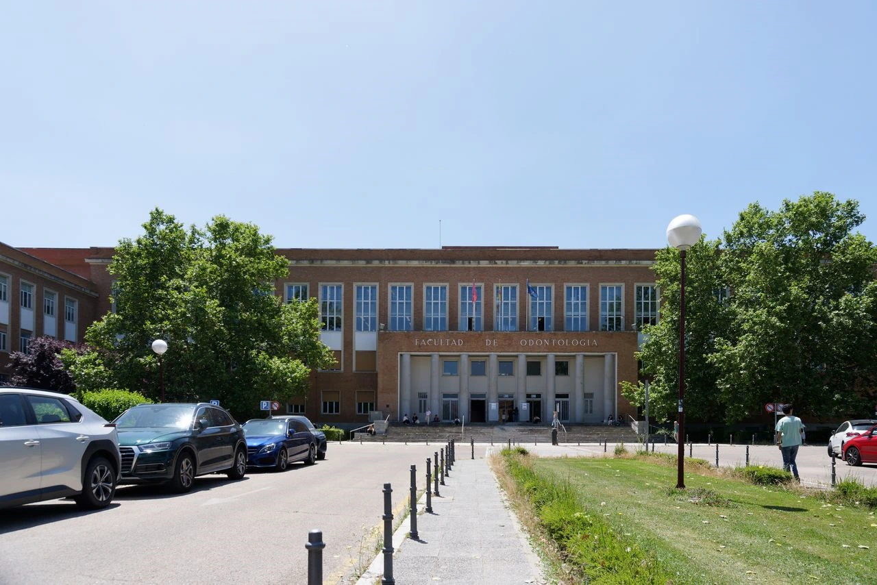Universidad Complutense de Madrid (UCM) - Odontologia / Dentaire