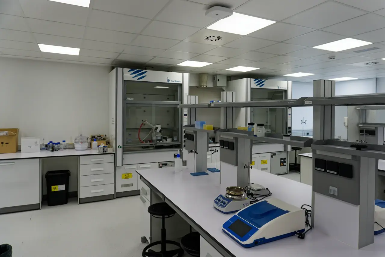 UCJC - Laboratoire de pharmacie