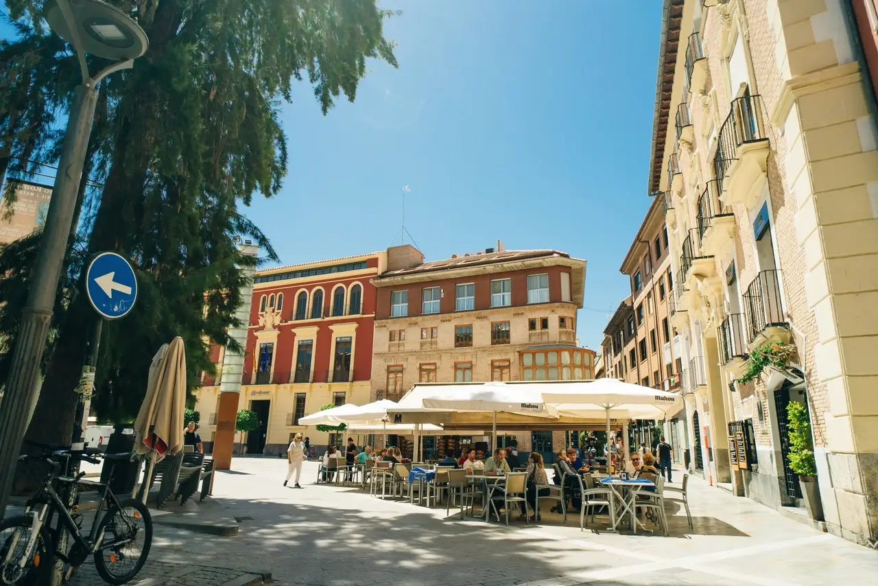 Plaza del Teatro de Romea