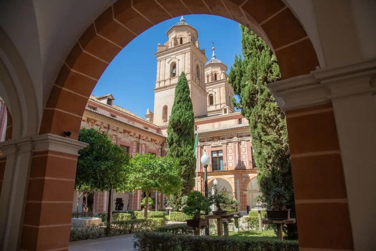 UCAM - La cour du monastère