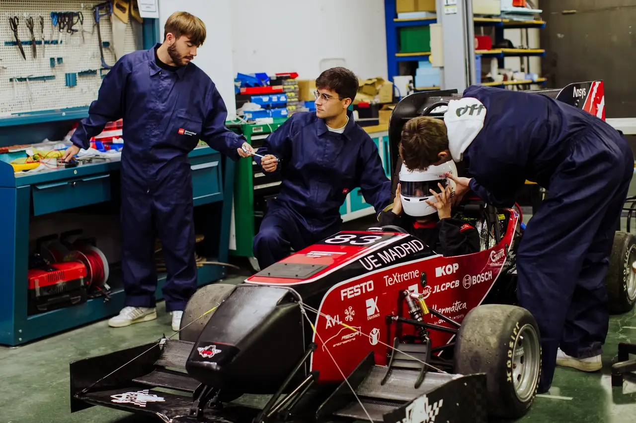 Universidad Europea - Grado en Ingeniería Mecánica